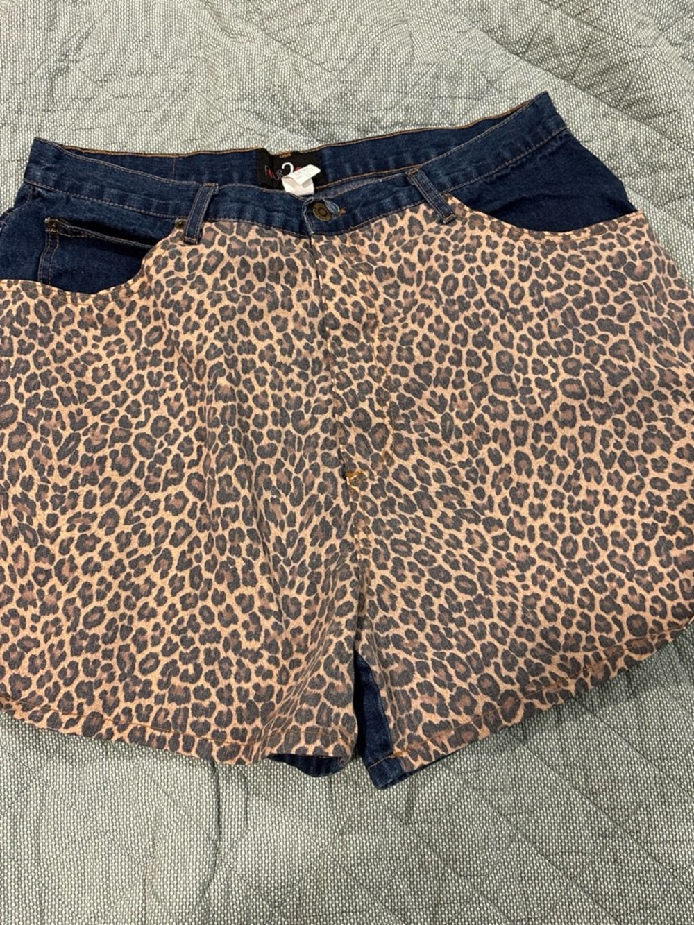 Vintage Leopard Print Women’s denim shorts